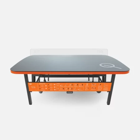 Profesjonalny stół do teqballa Teq Smart w kolorach czarnym i pomarańczowym z certyfikatami jakości.